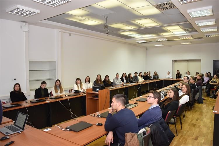 Slika /slike/Studenti Pravnog fakulteta u Rijeci/Terenska nastava studenata Pravnog fakulteta (1).jpeg